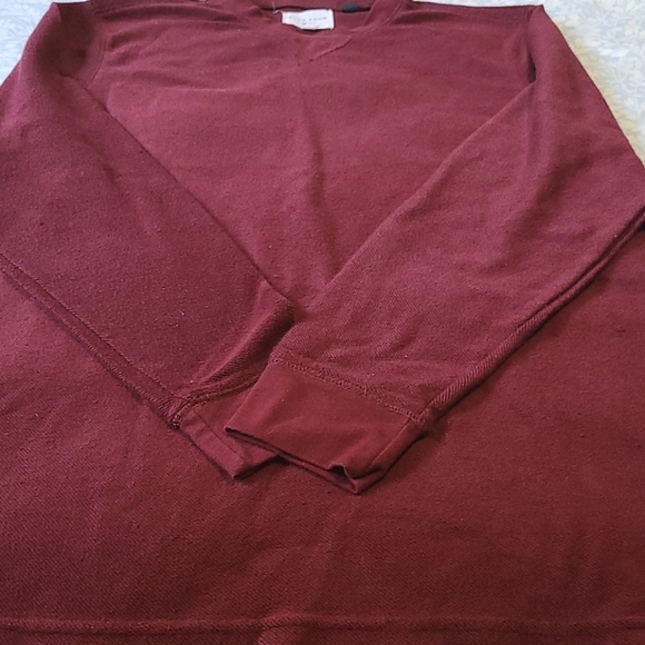 🍍Maroon Sweater🍍 - Picture 4 of 7